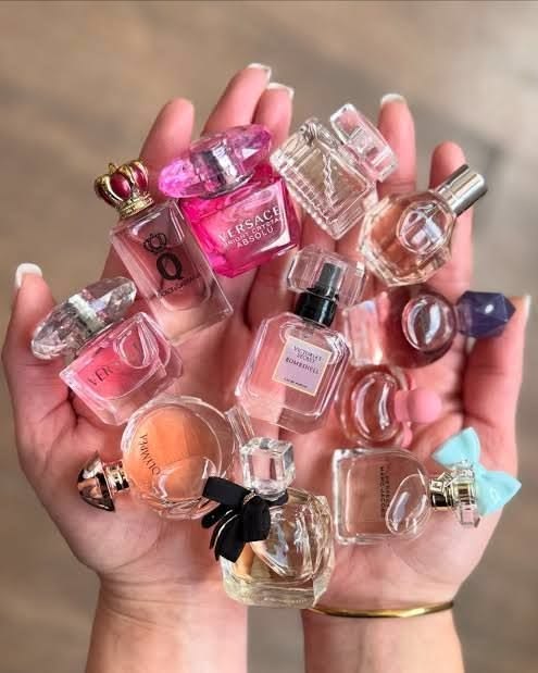 CAJA SORPRESA DE 5 MINI PERFUMES DE DISEÑADOR